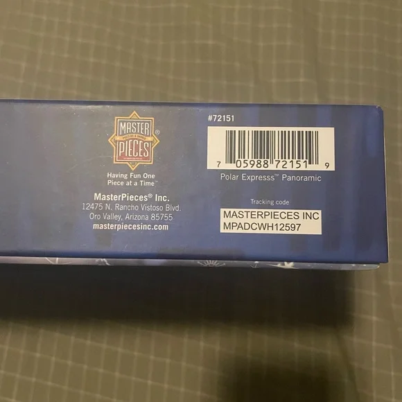 Warner Bros. The Polar Express Puzzle - Blue and Gold - Picture 4 of 9